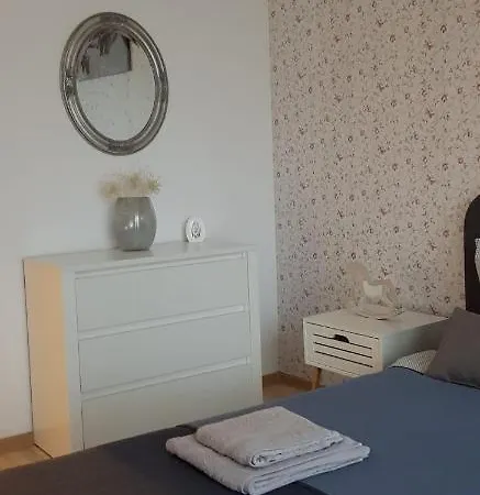 House Two Apartman *